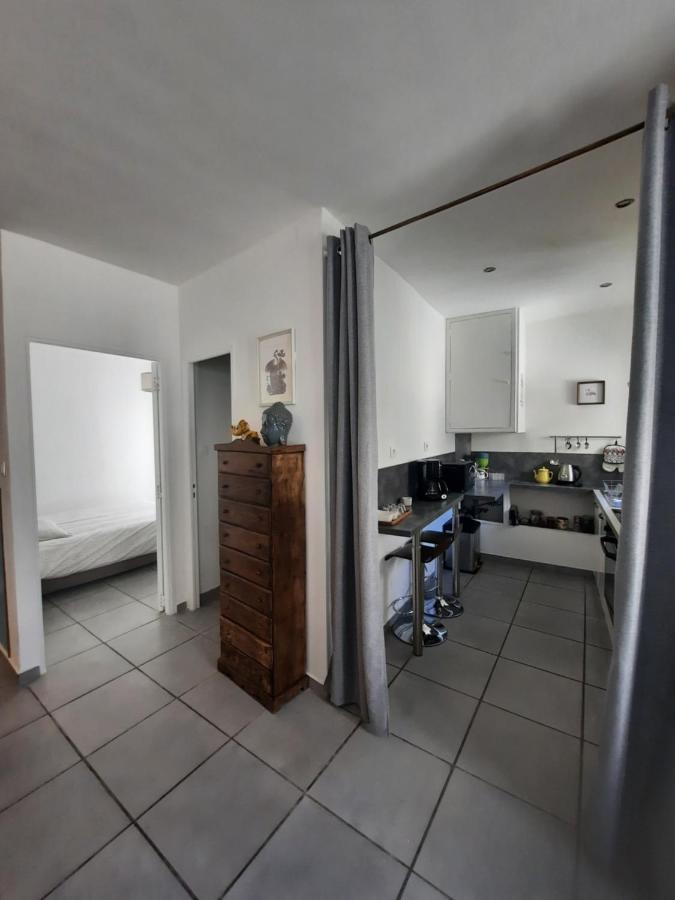 Agreable Appartement T2 Proche Centre Nimes Exterior foto