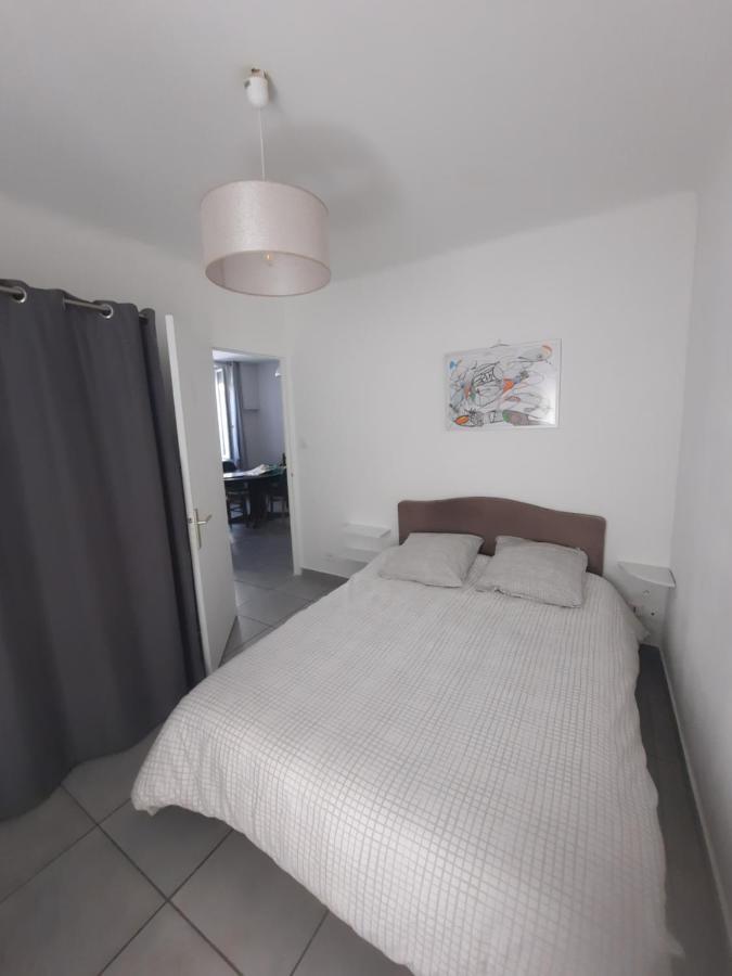 Agreable Appartement T2 Proche Centre Nimes Exterior foto